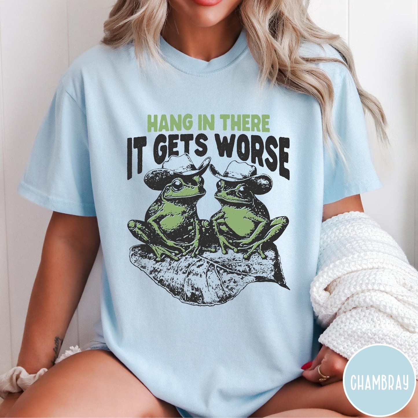 Comfort Colors tee in Chambray featuring vintage style graphic of two frogs wearing cowboy hats on leaf