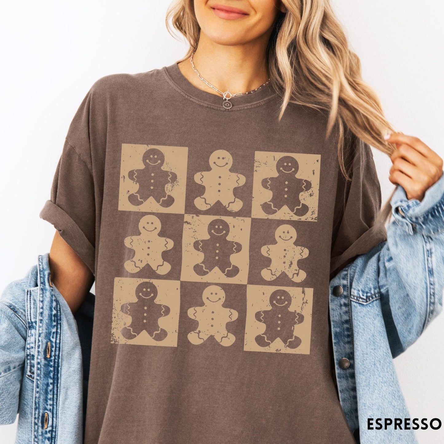 Comfort Colors tee in Espresso featuring grid style graphic with nine alternating light and dark gingerbread cookie icons