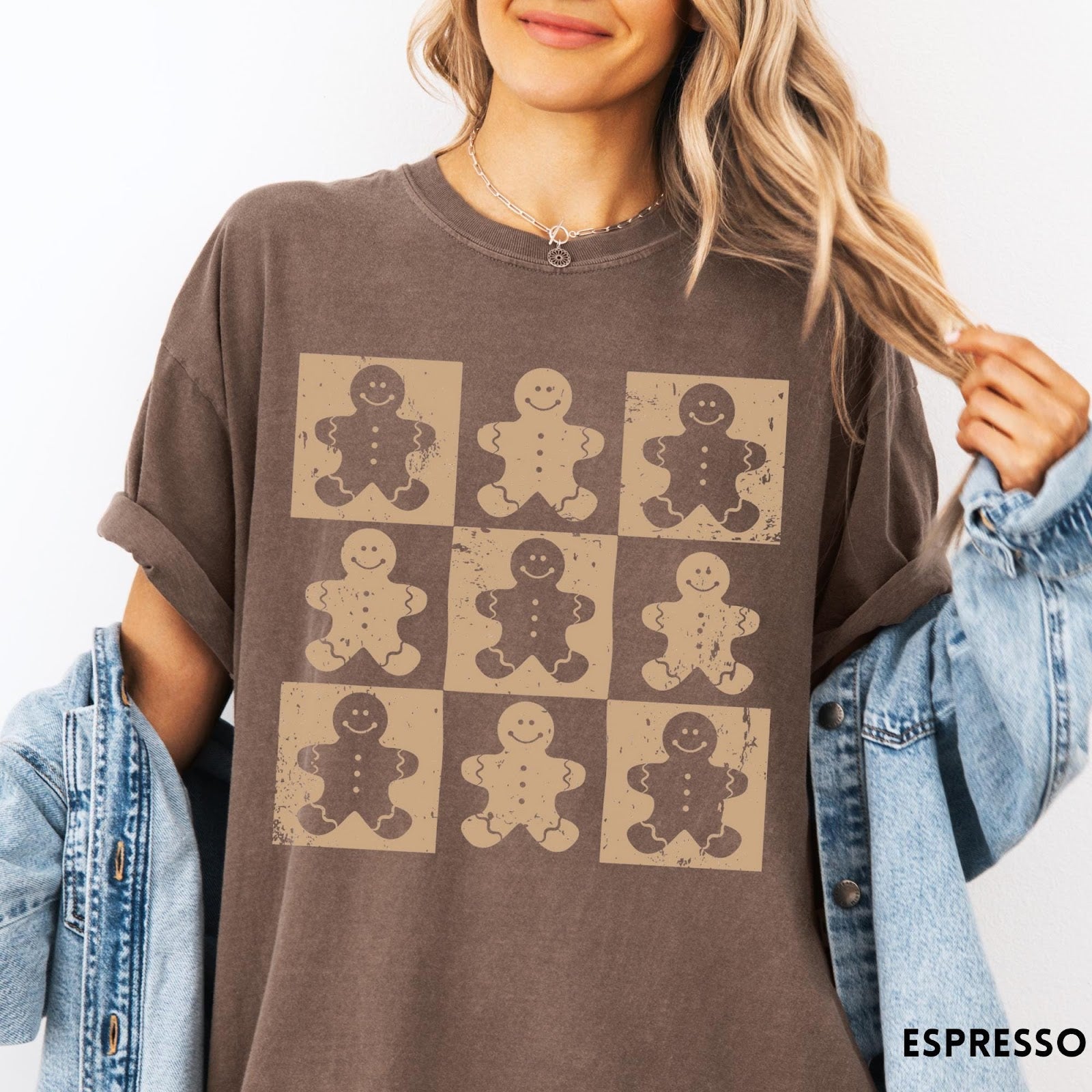 Comfort Colors tee in Espresso featuring grid style graphic with nine alternating light and dark gingerbread cookie icons