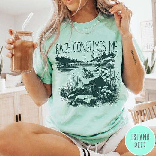 Comfort Colors tee in Island Reef featuring screen printed nature graphic with a frog sitting on a rock
