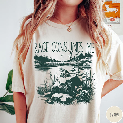 Comfort Colors tee in Ivory featuring screen printed nature graphic with a frog sitting on a rock