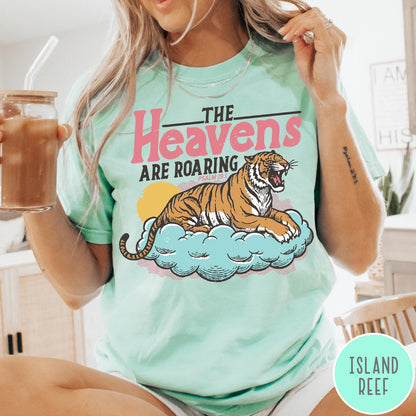 Comfort Colors tee in Island Reef featuring vintage style graphic of a roaring tiger on a cloud